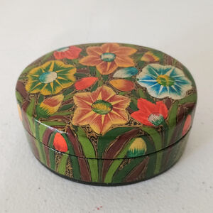 Vintage Lacquered Paper Mache Oval Trinket Box Lidded Floral Design India 3.5"